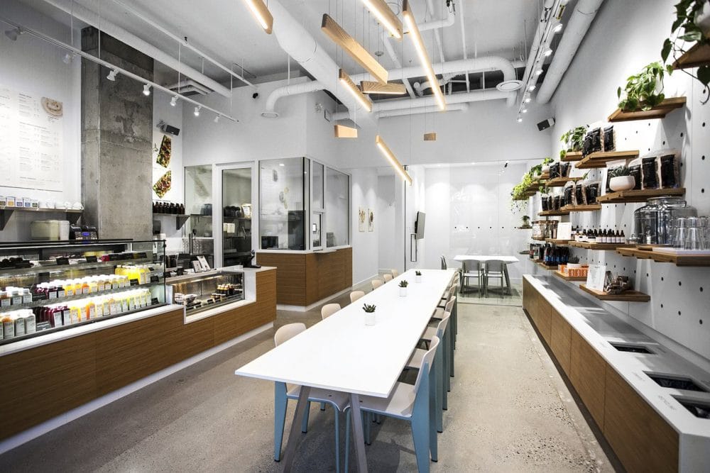 Кафе – бар Glory Juice Lonsdale на севере Ванкувера, Канада от бюро Mcfarlane Green Biggar Architecture + Design
